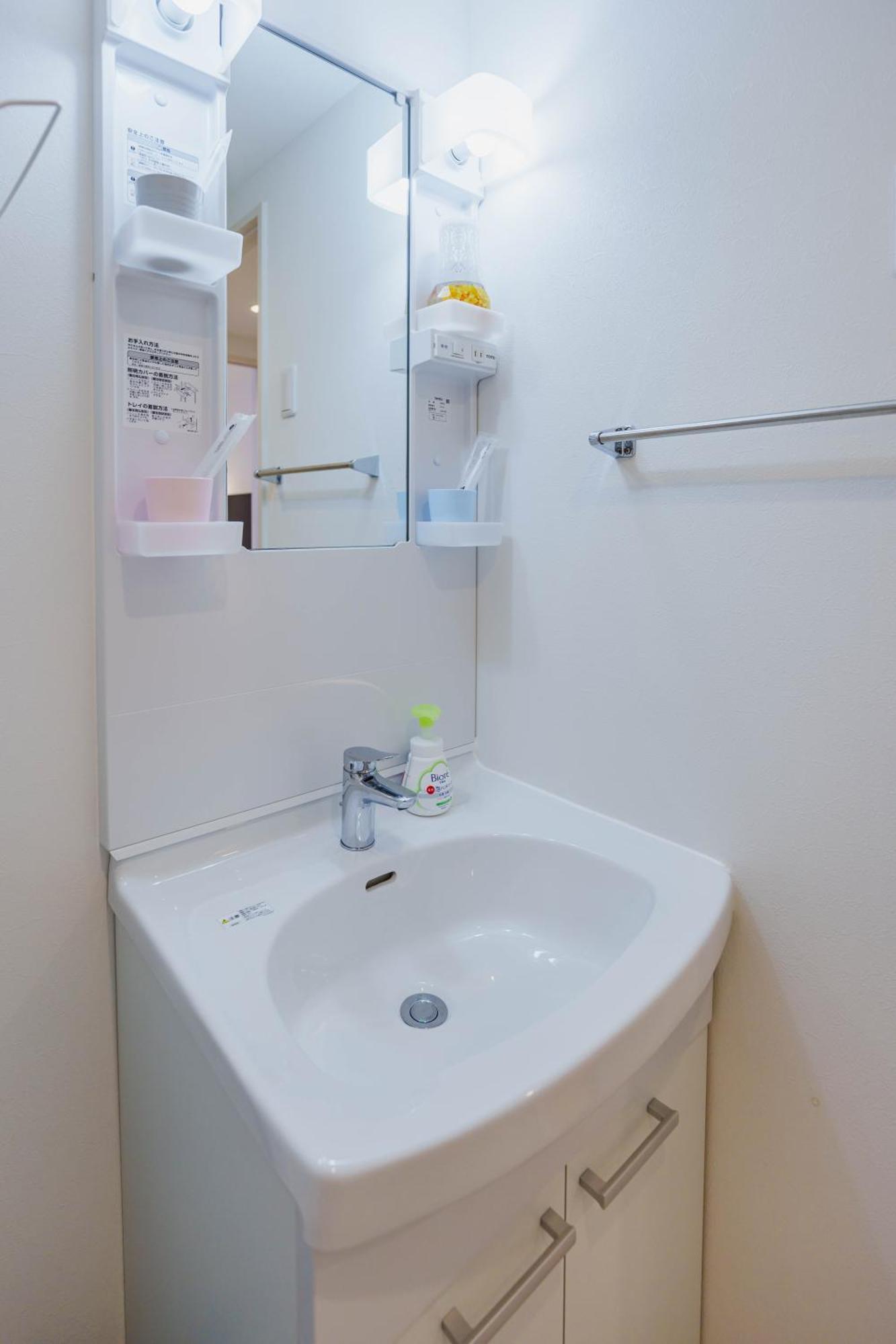 Aoto101, Newly Renovated Hotel, Direct Access To Ueno, Asakusa, Disneyland, Airport, * 东京